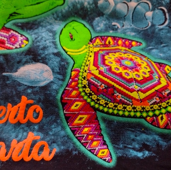 Short sleeve turtle and dolphin t-shirt from Puerto Vallarta Mexico. XL.…nwot - Picture 8 of 13